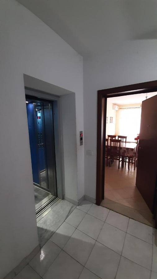 Meni'S Family Apartament Sarande Exterior photo