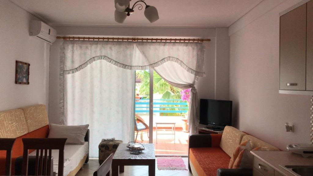 Meni'S Family Apartament Sarande Exterior photo